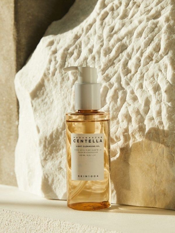 Free SKIN1004 Madagascar Centella Light Cleansing Oil 200ml SKIN1004