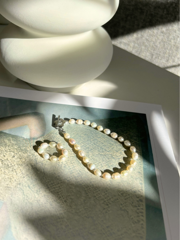 byel.beauty Freshwater Pearl Bracelet